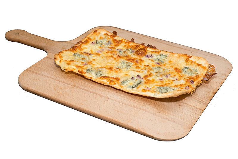 Flammkuchen mit Käse - Quattro Formaggi