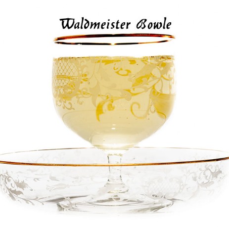 Waldmeisterbowle im Glas